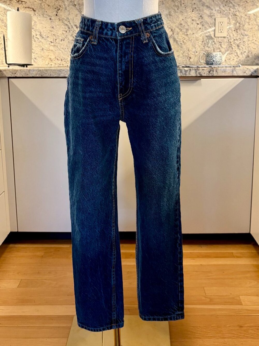 Zara Women's Classic Dark Wash Denim Straight Leg Jeans - Size 4